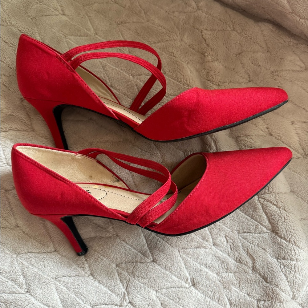 Life Stride Red Pointed-Toe Strappy Pumps